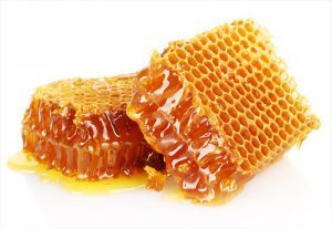 Чи можна вживати мед у стільниках