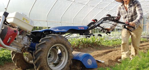 Prednosti naročanja rezervnih delov za traktor na spletu
