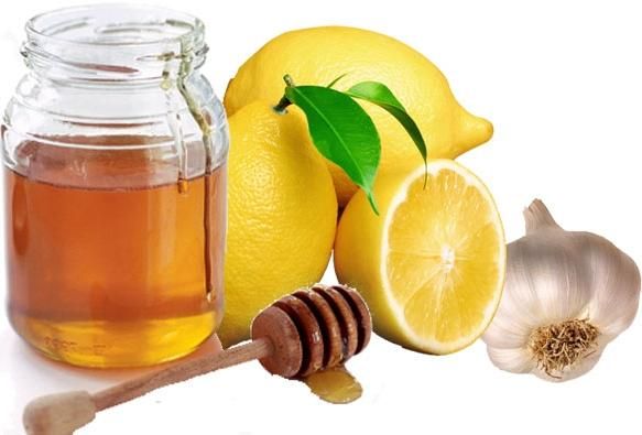 蜂蜜柠檬大蒜的好处和危害的混合物